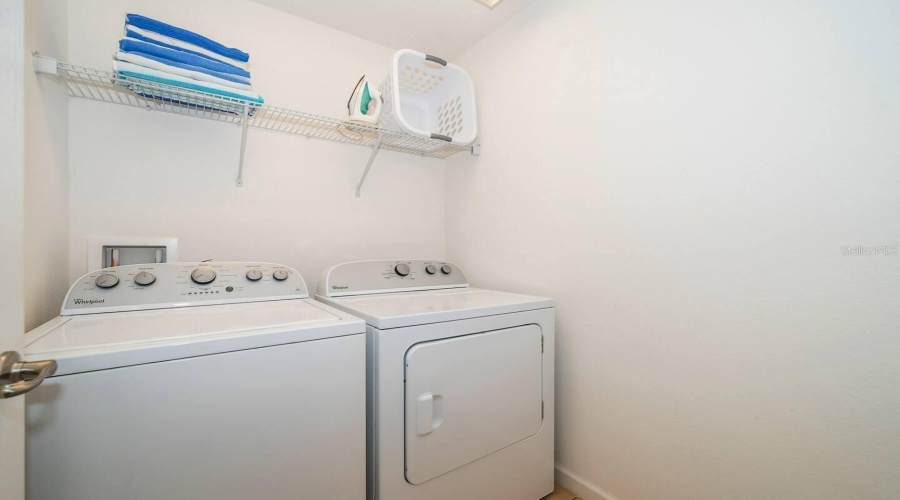 DAVENPORT, Florida 33837, 4 Bedrooms Bedrooms, ,3 BathroomsBathrooms,Residential,For Sale,VIOLA,0,MFRO6399797