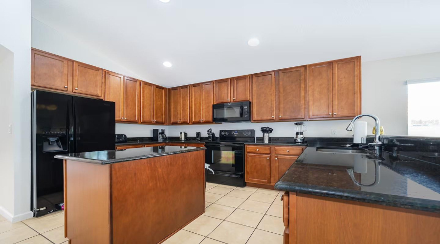 DAVENPORT, Florida 33837, 4 Bedrooms Bedrooms, ,3 BathroomsBathrooms,Residential,For Sale,VIOLA,0,MFRO6399797