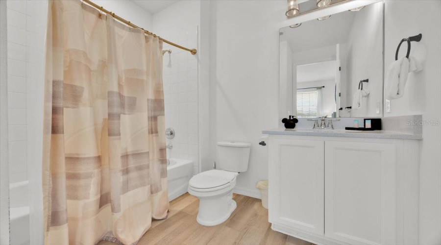 DAVENPORT, Florida 33896, 5 Bedrooms Bedrooms, ,4 BathroomsBathrooms,Residential,For Sale,LANCASHIRE,0,MFRO6400047