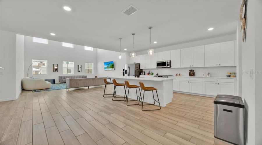 DAVENPORT, Florida 33896, 5 Bedrooms Bedrooms, ,4 BathroomsBathrooms,Residential,For Sale,LANCASHIRE,0,MFRO6400047