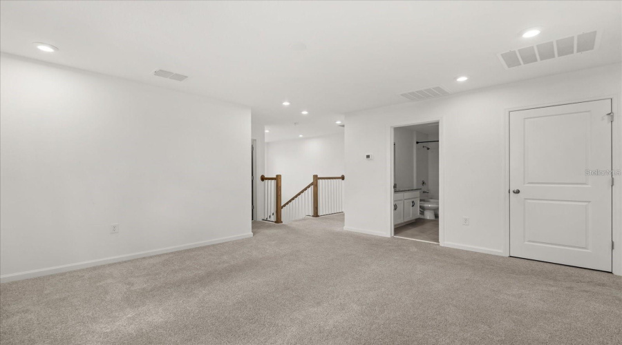 KISSIMMEE, Florida 34747, 5 Bedrooms Bedrooms, ,3 BathroomsBathrooms,Residential,For Sale,LAKESHORE BREEZE,0,MFRS5148068