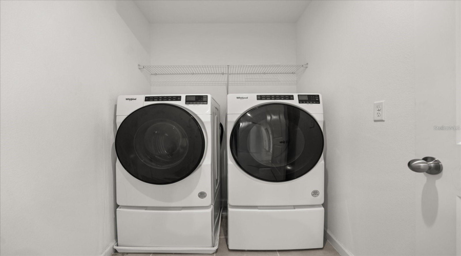 KISSIMMEE, Florida 34747, 5 Bedrooms Bedrooms, ,3 BathroomsBathrooms,Residential,For Sale,LAKESHORE BREEZE,0,MFRS5148068