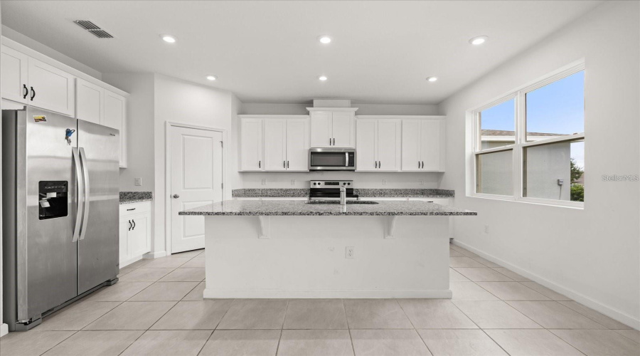 KISSIMMEE, Florida 34747, 5 Bedrooms Bedrooms, ,3 BathroomsBathrooms,Residential,For Sale,LAKESHORE BREEZE,0,MFRS5148068