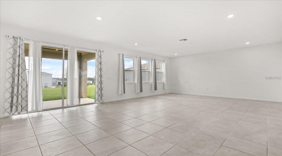 KISSIMMEE, Florida 34747, 5 Bedrooms Bedrooms, ,3 BathroomsBathrooms,Residential,For Sale,LAKESHORE BREEZE,0,MFRS5148068