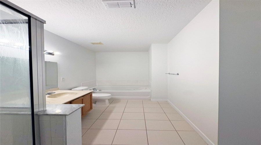 DAVENPORT, Florida 33897, 4 Bedrooms Bedrooms, ,3 BathroomsBathrooms,Residential,For Sale,KETTERING,0,MFRO6399591