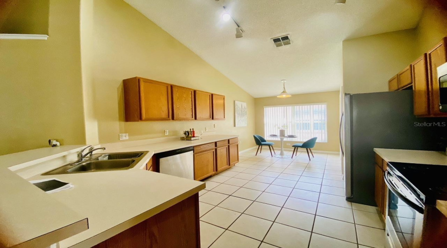KISSIMMEE, Florida 34746, 4 Bedrooms Bedrooms, ,3 BathroomsBathrooms,Residential,For Sale,LIBERTY HALL,0,MFRS5083649