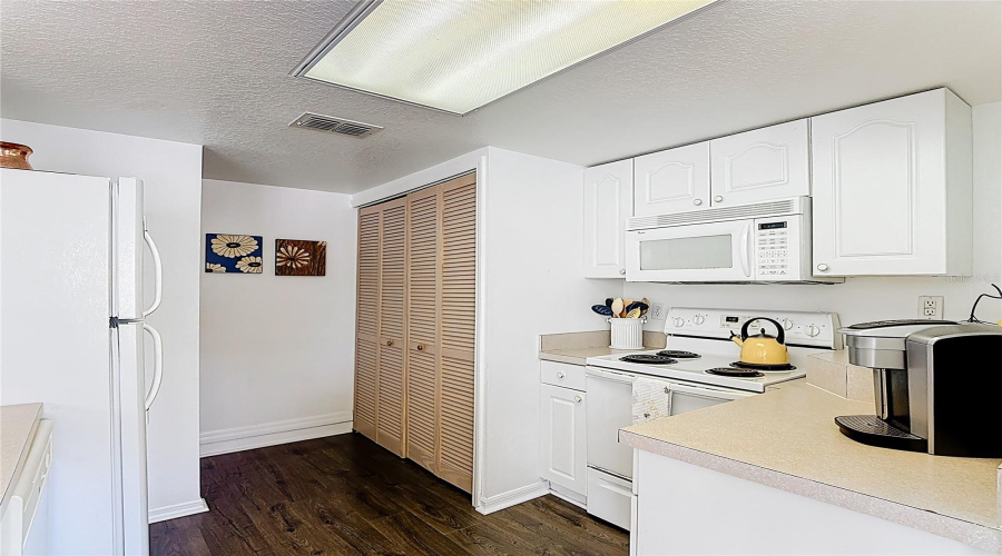 DAVENPORT, Florida 33897, 4 Bedrooms Bedrooms, ,3 BathroomsBathrooms,Residential,For Sale,ORCHID,0,MFRO6389226