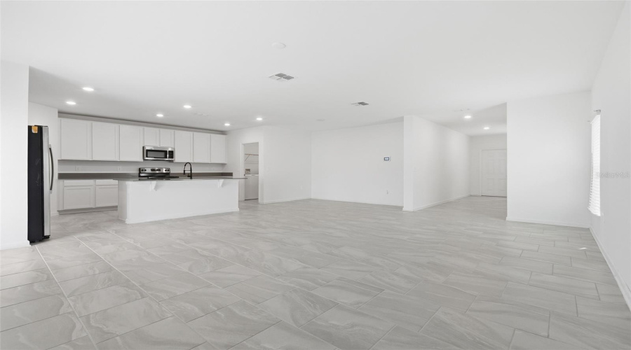 DAVENPORT, Florida 33837, 5 Bedrooms Bedrooms, ,2 BathroomsBathrooms,Residential,For Sale,JETT,0,MFRO6399602