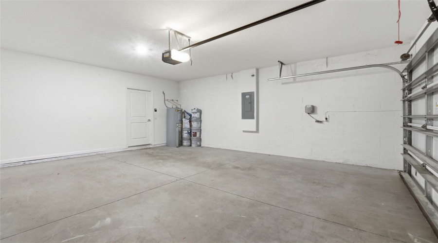 DAVENPORT, Florida 33837, 5 Bedrooms Bedrooms, ,2 BathroomsBathrooms,Residential,For Sale,JETT,0,MFRO6399602