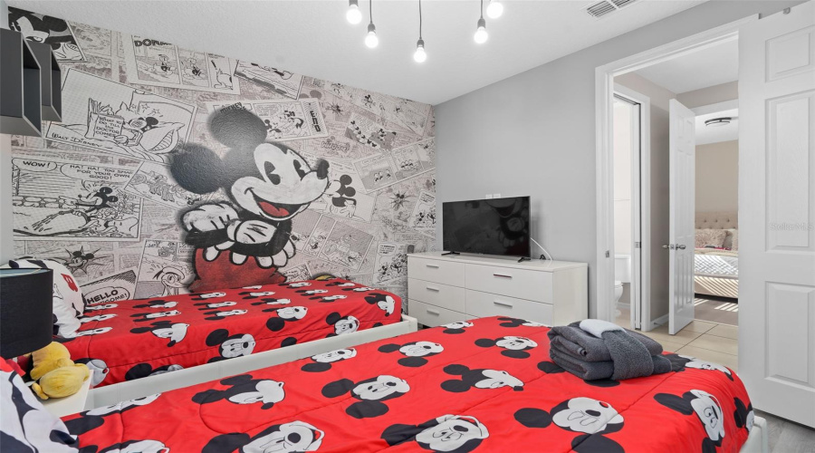 KISSIMMEE, Florida 34747, 9 Bedrooms Bedrooms, ,6 BathroomsBathrooms,Residential,For Sale,CARIBBEAN VIEW,0,MFRTB8408125