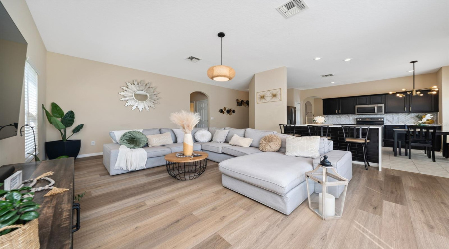 KISSIMMEE, Florida 34746, 5 Bedrooms Bedrooms, ,3 BathroomsBathrooms,Residential,For Sale,PATRICIAN,0,MFRS5148124