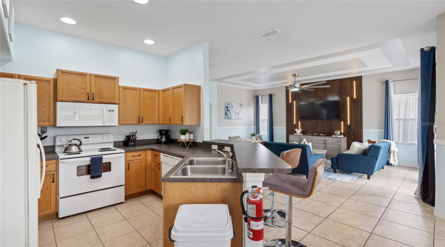 DAVENPORT, Florida 33897, 5 Bedrooms Bedrooms, ,3 BathroomsBathrooms,Residential,For Sale,BRUNELLO,0,MFRO6400370