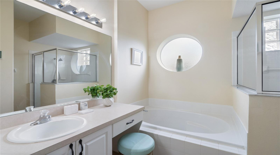 DAVENPORT, Florida 33897, 5 Bedrooms Bedrooms, ,3 BathroomsBathrooms,Residential,For Sale,BRUNELLO,0,MFRO6400370