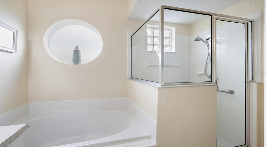 DAVENPORT, Florida 33897, 5 Bedrooms Bedrooms, ,3 BathroomsBathrooms,Residential,For Sale,BRUNELLO,0,MFRO6400370