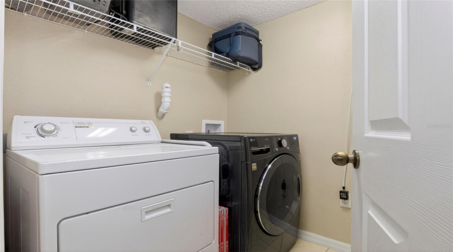 KISSIMMEE, Florida 34747, 3 Bedrooms Bedrooms, ,2 BathroomsBathrooms,Residential,For Sale,CRYSTAL COVE,0,MFRG5109560