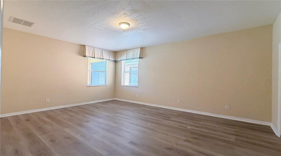 KISSIMMEE, Florida 34746, 6 Bedrooms Bedrooms, ,4 BathroomsBathrooms,Residential,For Sale,DHARMA,0,MFRO6400397