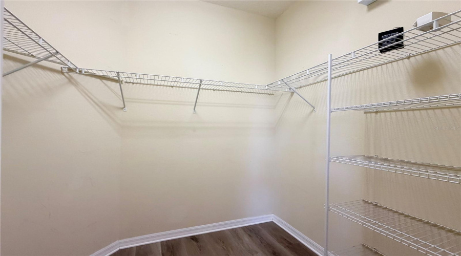 KISSIMMEE, Florida 34746, 6 Bedrooms Bedrooms, ,4 BathroomsBathrooms,Residential,For Sale,DHARMA,0,MFRO6400397