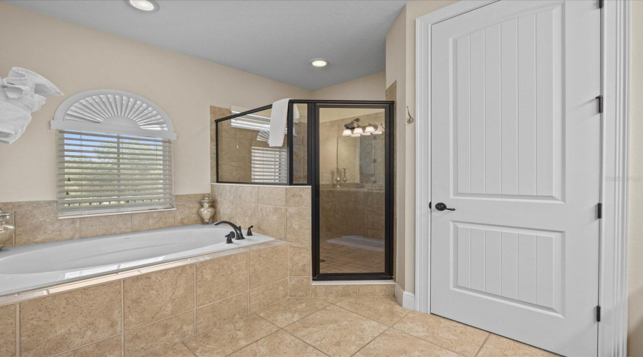 KISSIMMEE, Florida 34747, 5 Bedrooms Bedrooms, ,5 BathroomsBathrooms,Residential,For Sale,DESERT MOUNTAIN,0,MFRO6400399