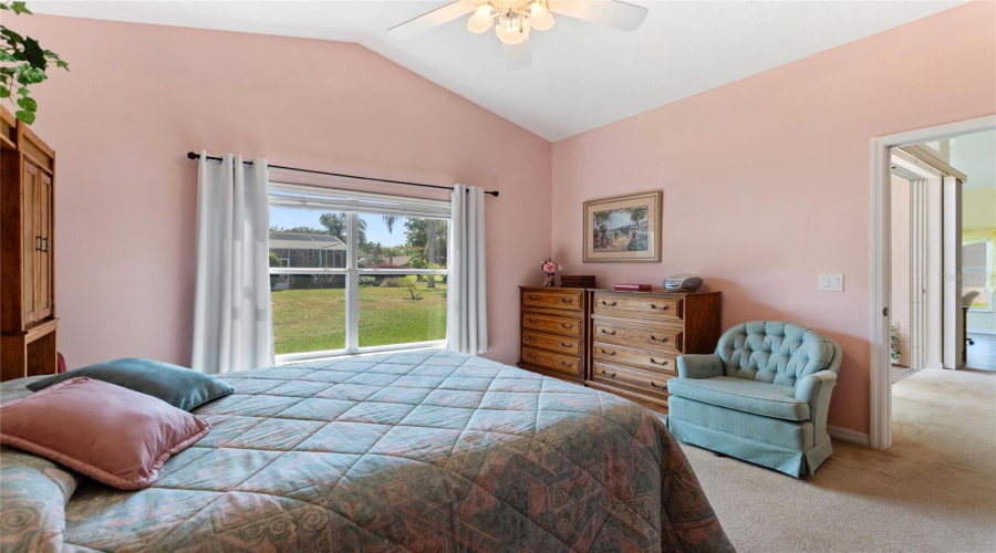 Primary en suite bedroom