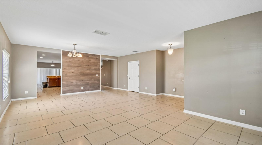 DAVENPORT, Florida 33897, 6 Bedrooms Bedrooms, ,3 BathroomsBathrooms,Residential,For Sale,WILLIAMSON,0,MFRTB8499367