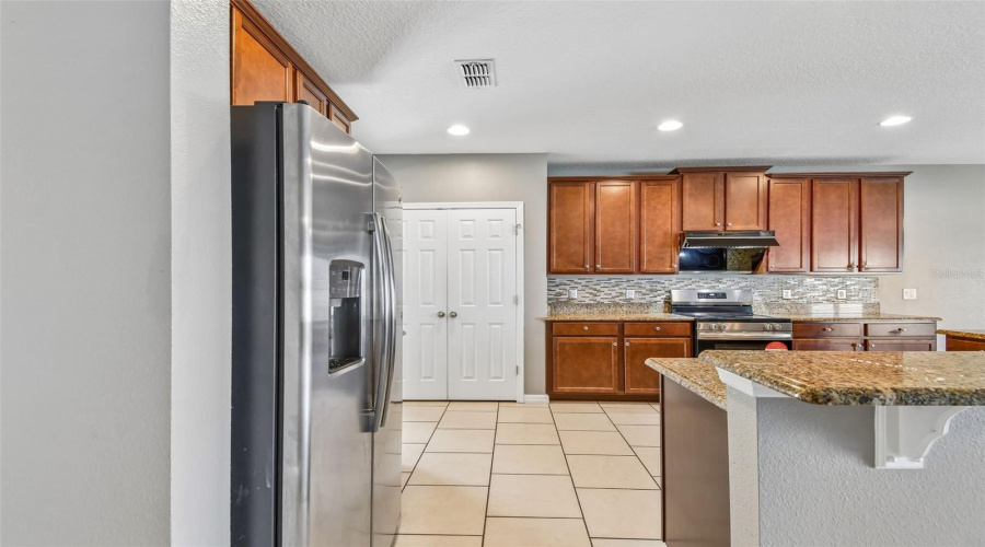 DAVENPORT, Florida 33897, 6 Bedrooms Bedrooms, ,3 BathroomsBathrooms,Residential,For Sale,WILLIAMSON,0,MFRTB8499367