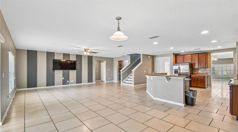 DAVENPORT, Florida 33897, 6 Bedrooms Bedrooms, ,3 BathroomsBathrooms,Residential,For Sale,WILLIAMSON,0,MFRTB8499367