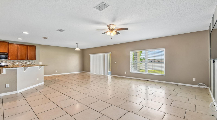 DAVENPORT, Florida 33897, 6 Bedrooms Bedrooms, ,3 BathroomsBathrooms,Residential,For Sale,WILLIAMSON,0,MFRTB8499367