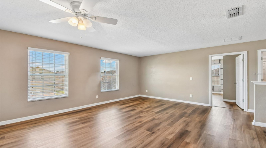 DAVENPORT, Florida 33897, 6 Bedrooms Bedrooms, ,3 BathroomsBathrooms,Residential,For Sale,WILLIAMSON,0,MFRTB8499367