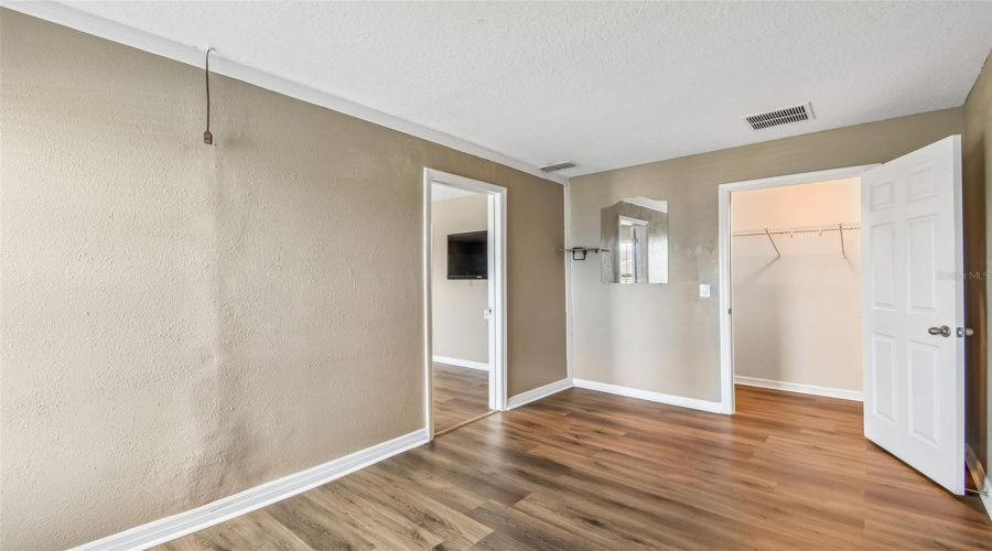 DAVENPORT, Florida 33897, 6 Bedrooms Bedrooms, ,3 BathroomsBathrooms,Residential,For Sale,WILLIAMSON,0,MFRTB8499367