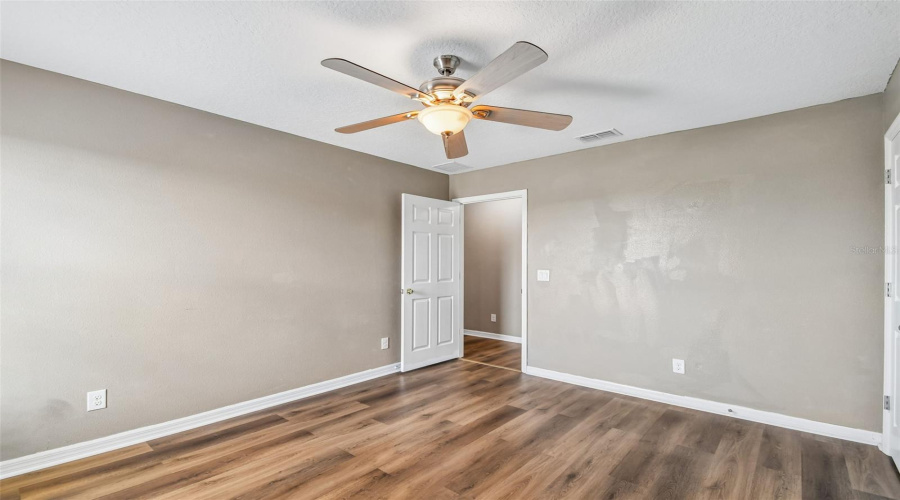 DAVENPORT, Florida 33897, 6 Bedrooms Bedrooms, ,3 BathroomsBathrooms,Residential,For Sale,WILLIAMSON,0,MFRTB8499367