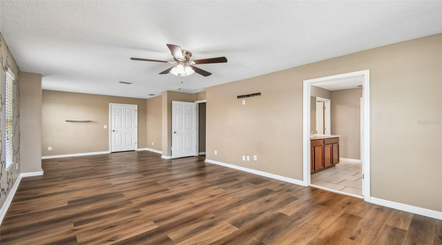DAVENPORT, Florida 33897, 6 Bedrooms Bedrooms, ,3 BathroomsBathrooms,Residential,For Sale,WILLIAMSON,0,MFRTB8499367