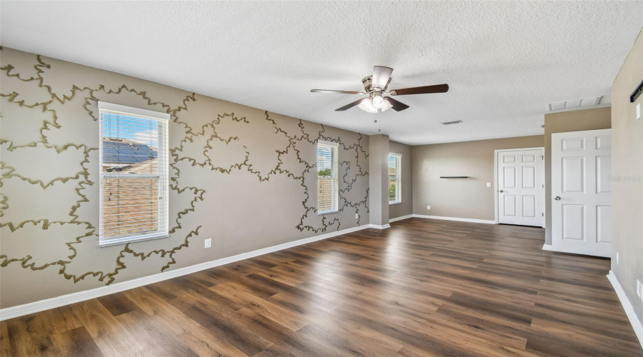 DAVENPORT, Florida 33897, 6 Bedrooms Bedrooms, ,3 BathroomsBathrooms,Residential,For Sale,WILLIAMSON,0,MFRTB8499367