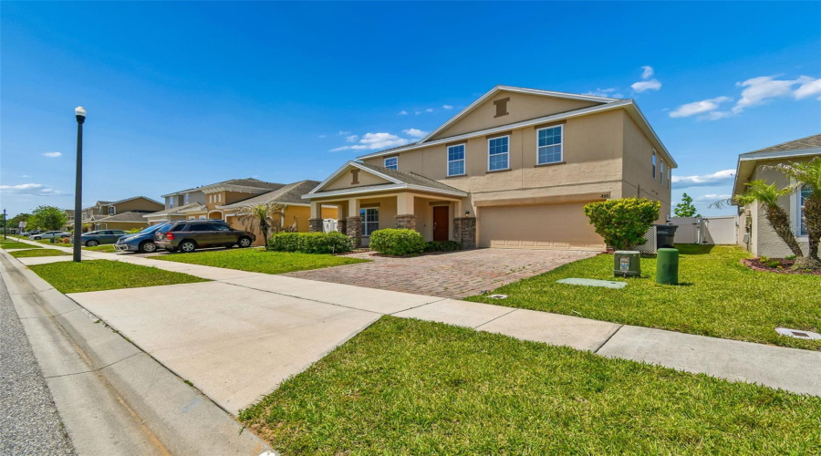 DAVENPORT, Florida 33897, 6 Bedrooms Bedrooms, ,3 BathroomsBathrooms,Residential,For Sale,WILLIAMSON,0,MFRTB8499367