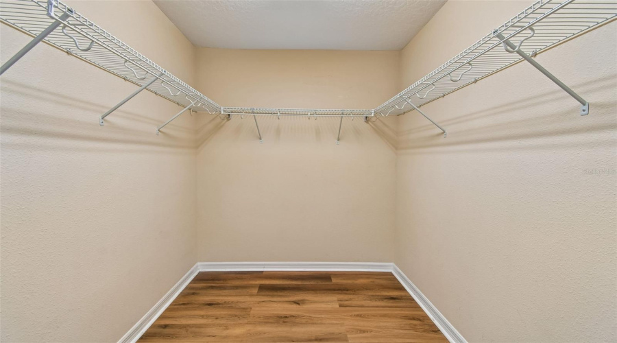 DAVENPORT, Florida 33897, 6 Bedrooms Bedrooms, ,3 BathroomsBathrooms,Residential,For Sale,WILLIAMSON,0,MFRTB8499367
