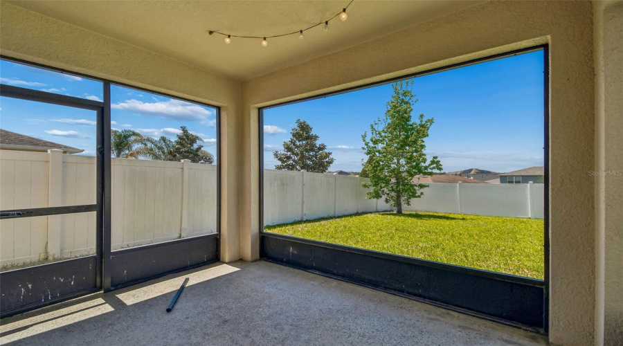 DAVENPORT, Florida 33897, 6 Bedrooms Bedrooms, ,3 BathroomsBathrooms,Residential,For Sale,WILLIAMSON,0,MFRTB8499367