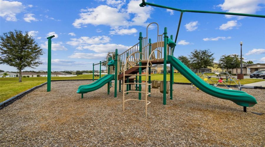 DAVENPORT, Florida 33897, 6 Bedrooms Bedrooms, ,3 BathroomsBathrooms,Residential,For Sale,WILLIAMSON,0,MFRTB8499367