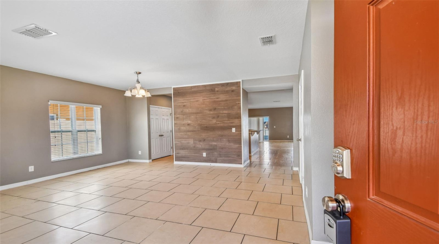 DAVENPORT, Florida 33897, 6 Bedrooms Bedrooms, ,3 BathroomsBathrooms,Residential,For Sale,WILLIAMSON,0,MFRTB8499367