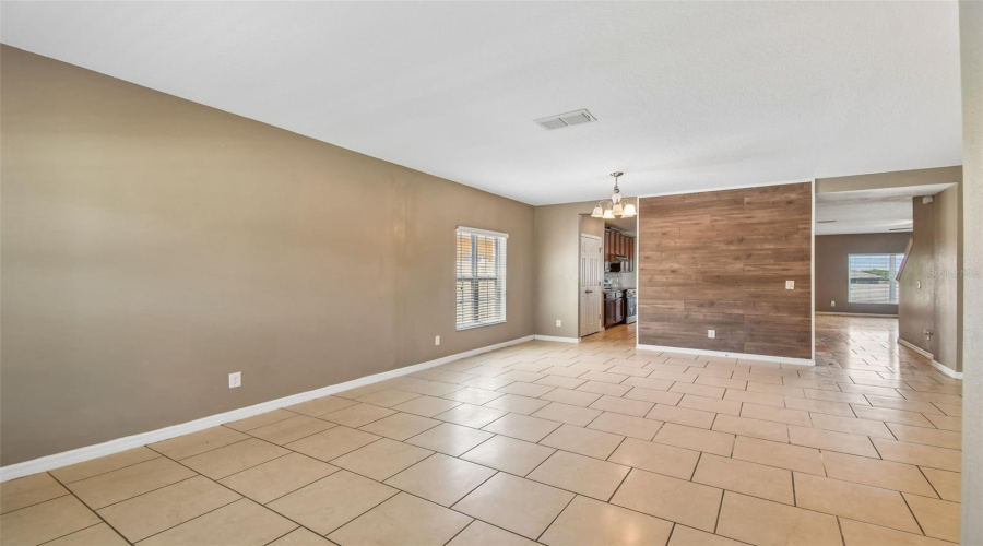 DAVENPORT, Florida 33897, 6 Bedrooms Bedrooms, ,3 BathroomsBathrooms,Residential,For Sale,WILLIAMSON,0,MFRTB8499367