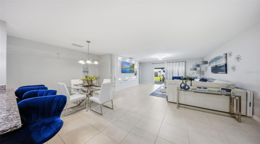 DAVENPORT, Florida 33837, 4 Bedrooms Bedrooms, ,2 BathroomsBathrooms,Residential,For Sale,SWAN SWIM,0,MFRS5147518