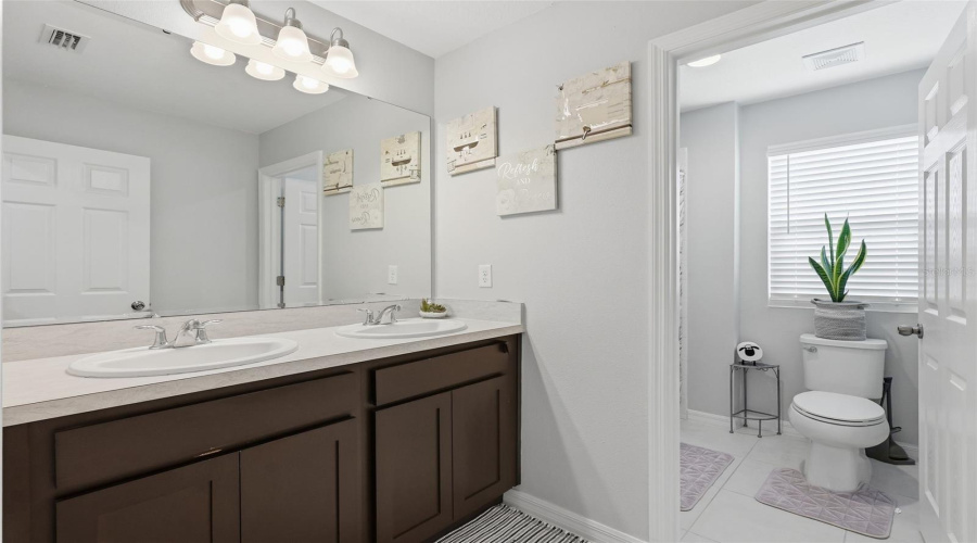 DAVENPORT, Florida 33837, 4 Bedrooms Bedrooms, ,2 BathroomsBathrooms,Residential,For Sale,SWAN SWIM,0,MFRS5147518