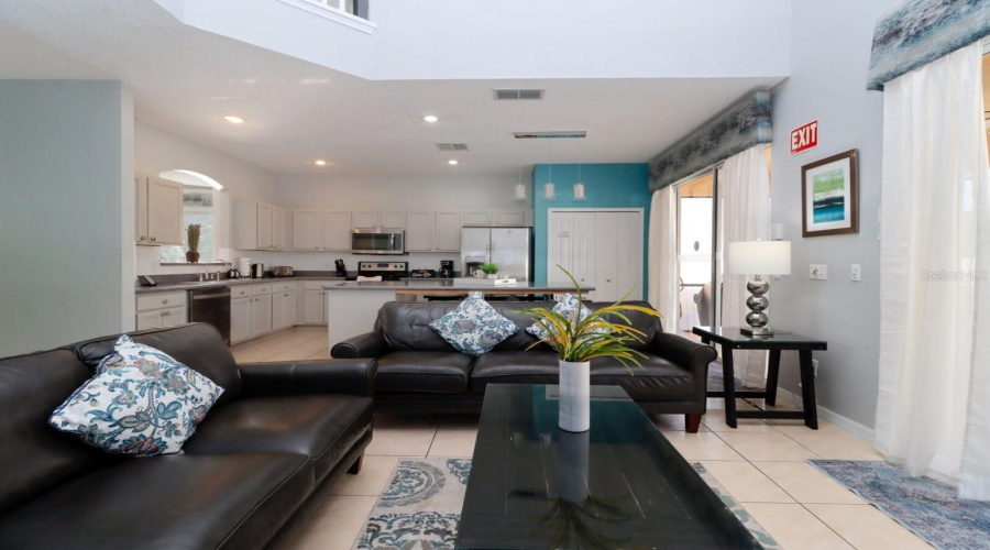 KISSIMMEE, Florida 34746, 6 Bedrooms Bedrooms, ,5 BathroomsBathrooms,Residential,For Sale,SEASONS,0,MFRO6400453