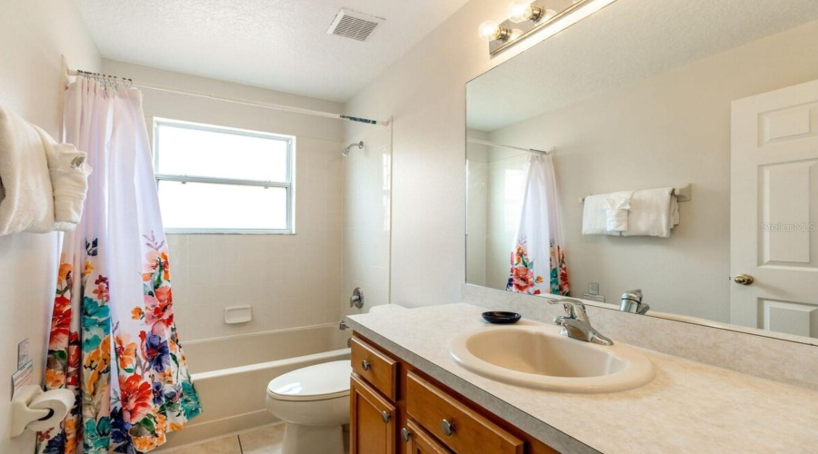 KISSIMMEE, Florida 34746, 6 Bedrooms Bedrooms, ,5 BathroomsBathrooms,Residential,For Sale,SEASONS,0,MFRO6400453