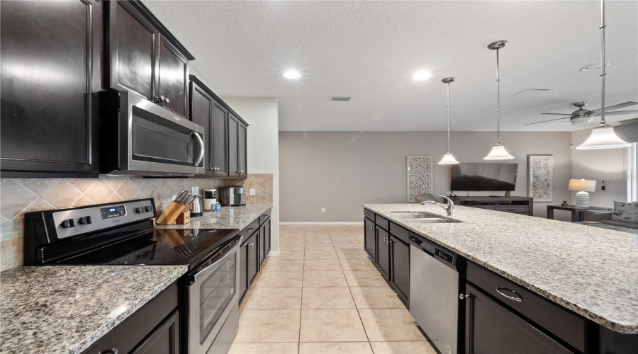 KISSIMMEE, Florida 34747, 4 Bedrooms Bedrooms, ,3 BathroomsBathrooms,Residential,For Sale,GENEVE,0,MFRS5147875