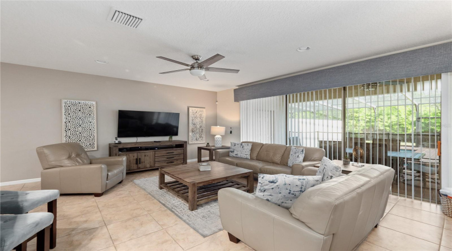 KISSIMMEE, Florida 34747, 4 Bedrooms Bedrooms, ,3 BathroomsBathrooms,Residential,For Sale,GENEVE,0,MFRS5147875