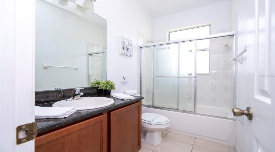 Bathroom for bedroom #2+3