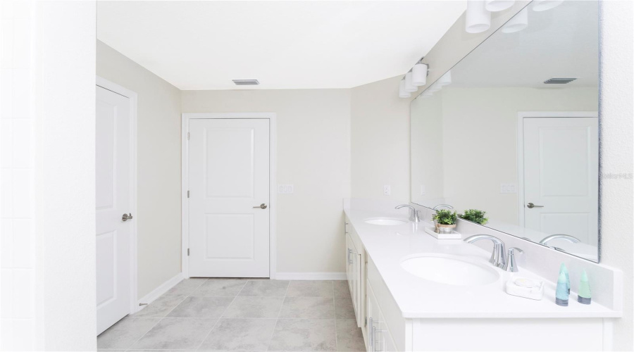 KISSIMMEE, Florida 34746, 3 Bedrooms Bedrooms, ,2 BathroomsBathrooms,Residential,For Sale,PARADOX,0,MFRS5148146