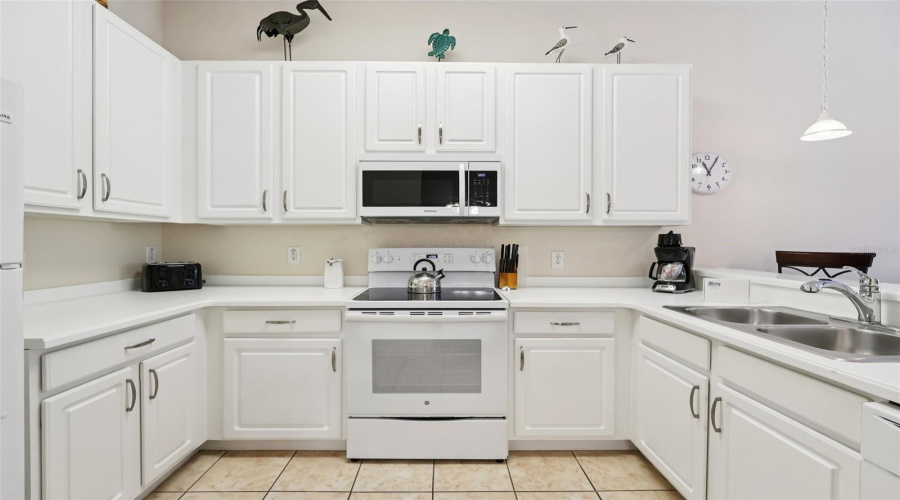 DAVENPORT, Florida 33897, 3 Bedrooms Bedrooms, ,2 BathroomsBathrooms,Residential,For Sale,NEW PROVIDENCE,0,MFRO6394140