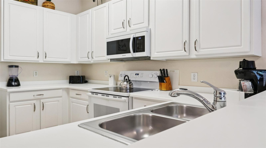 DAVENPORT, Florida 33897, 3 Bedrooms Bedrooms, ,2 BathroomsBathrooms,Residential,For Sale,NEW PROVIDENCE,0,MFRO6394140