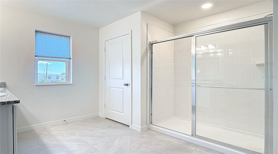 Spacios owner's suite bathroom