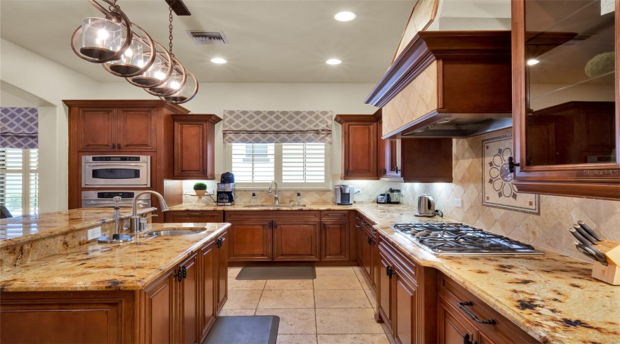 REUNION, Florida 34747, 7 Bedrooms Bedrooms, ,6 BathroomsBathrooms,Residential,For Sale,GRAND TRAVERSE,0,MFRO6336082